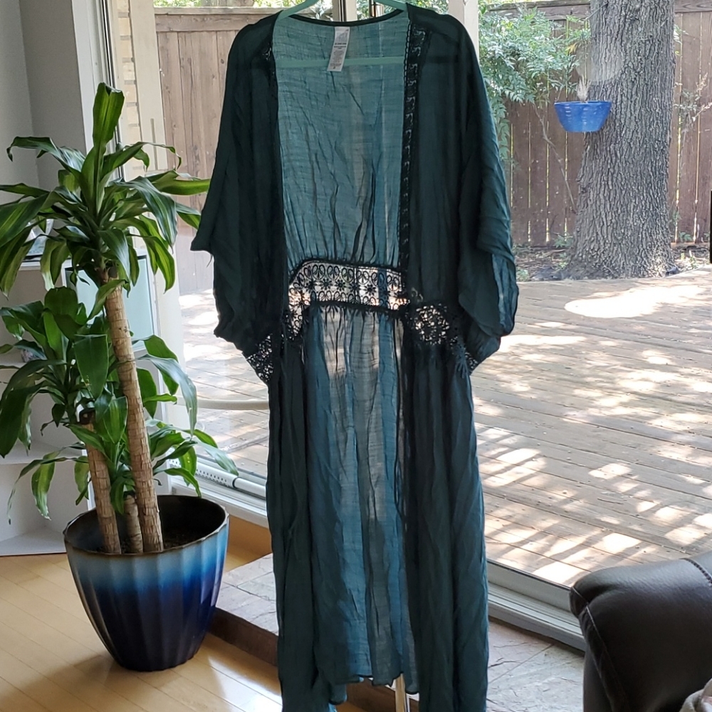 Time and Tru Kimono